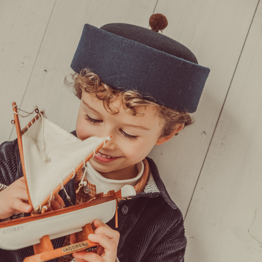 【THE LiTTLE POETS】Oscar Navy Burel Pillbox Hat with Pompom _ chu chu CHUPETERIA